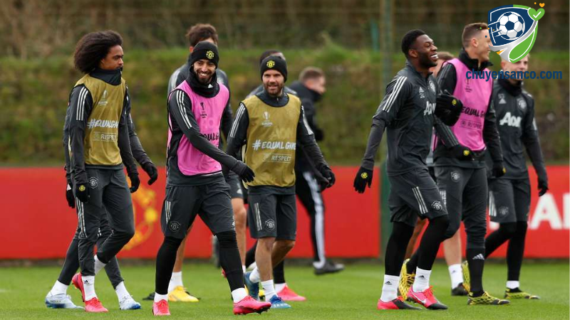 1 buổi tập luyện của cầu thủ chuyên nghiệp Ngoại hạng Anh