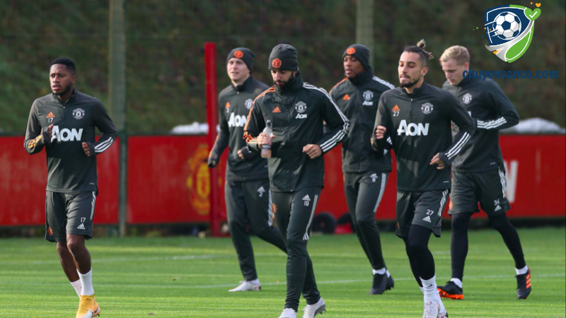 1 ngày của cầu thủ chuyên nghiệp rất khắt khe