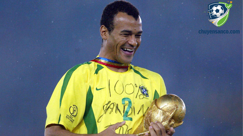 Hậu vệ phải: Cafu (tuyển Brazil)