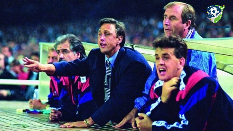 Johan Cruyff tạo nền móng cho Barcelona