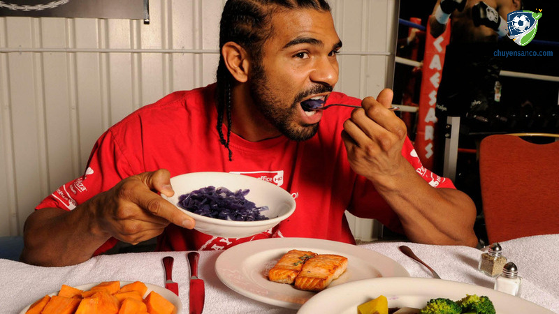 Thực đơn một ngày của cầu thủ gồm nhiều bữa nhỏ