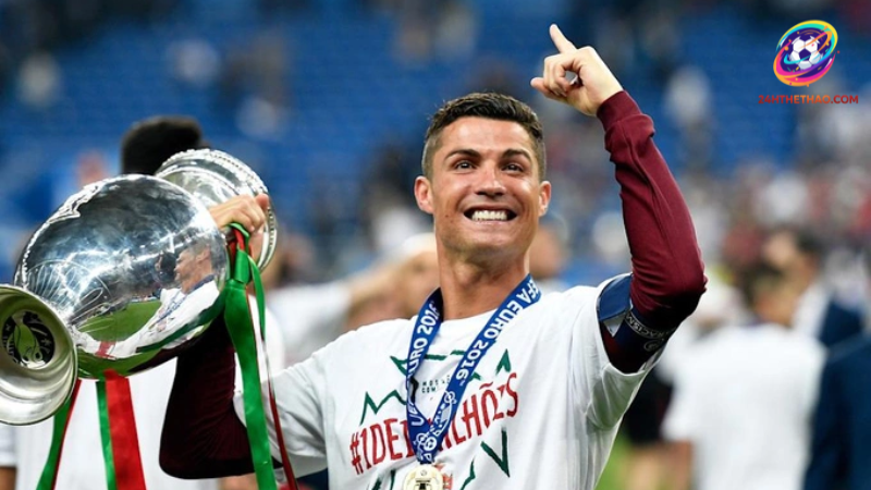 Cristiano Ronaldo sở hữu tầm ảnh hưởng cực lớn trong đội hình MU mạnh nhất mọi thời đại