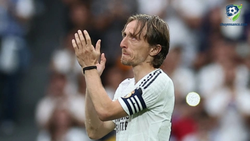 Luka Modrić thực hiện kỹ thuật Trivela đỉnh cao