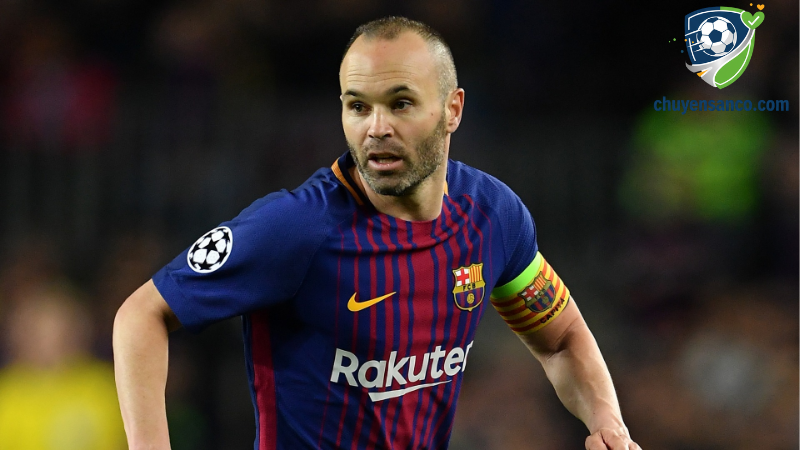 Andres Iniesta nắm giữ vị trí tiền vệ trái