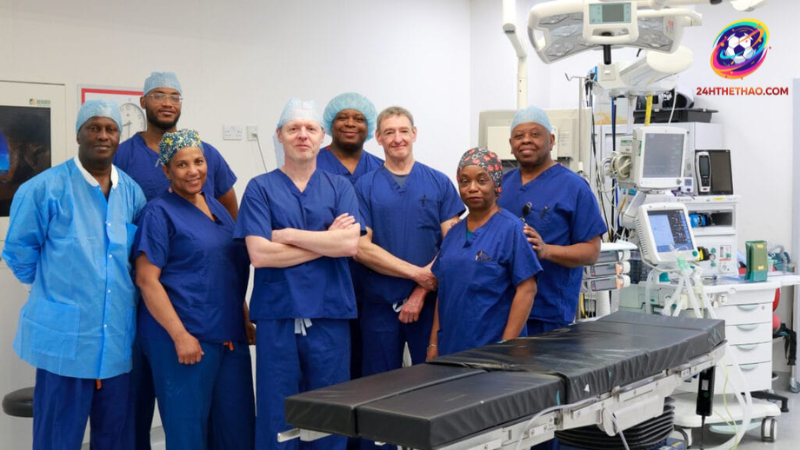 Các sĩ Ernest Schilders dần can thiệp giúp Lamine Yamal chấn thương hồi phục 