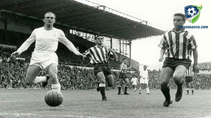 Hộ công Alfredo Di Stefano