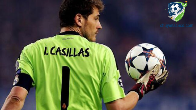 Iker Casillas (Tây Ban Nha) có khả năng phản xạ xuất thần