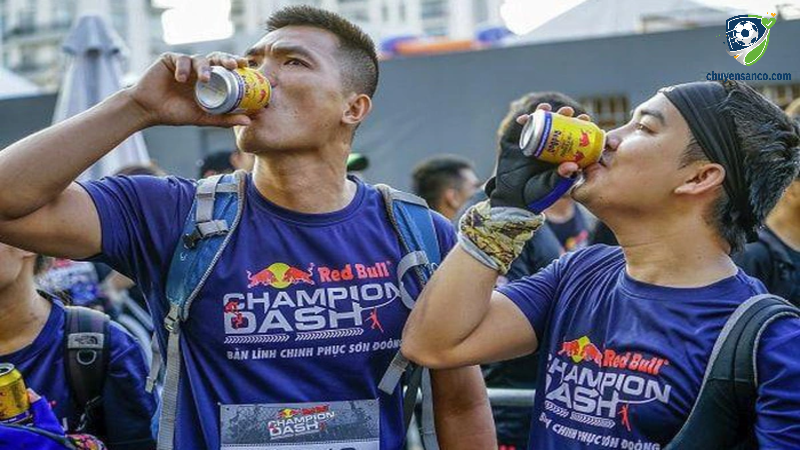 Cầu thủ chọn bò húc vì cảm xúc hưng phấn, tỉnh táo