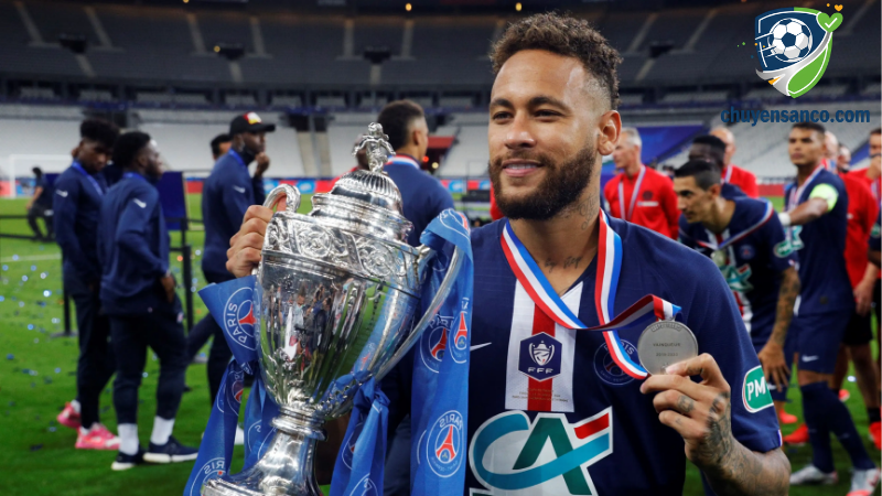 Neymar cùng đồng đội từng vô địch Champions League