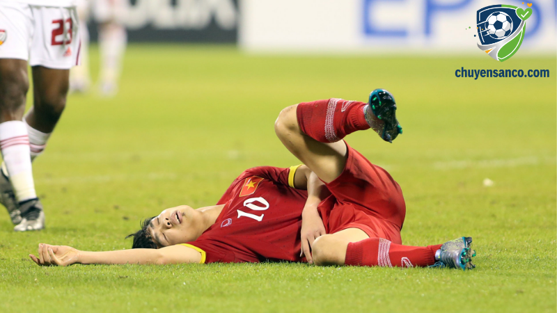 Đoàn Văn Hậu - Viêm gân Achilles kéo dài