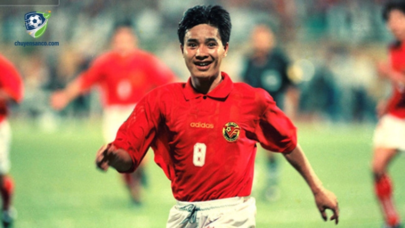 Nguyễn Hồng Sơn sở hữu kỹ thuật đỉnh cao của bóng đá Việt Nam thập niên 1990