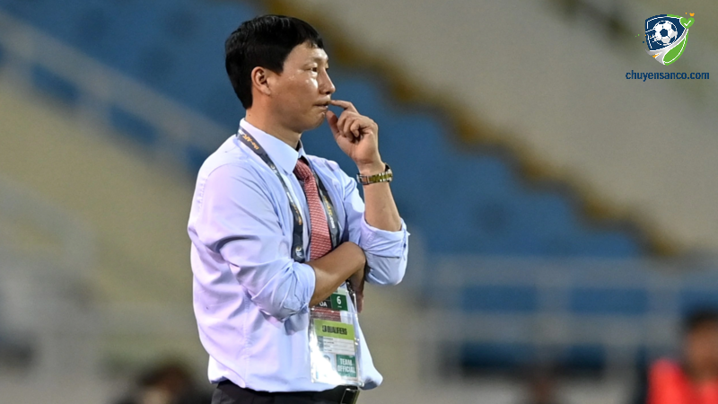 Nỗi lo về đội hình của HLV Kim Sang-sik