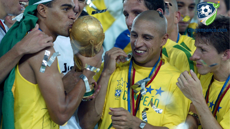 Roberto Carlos đạt nhiều thành tích trong sự nghiệp của mình