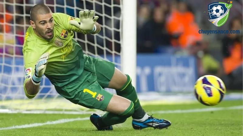 Thủ thành Victor Valdes có khả năng chơi chân điêu luyện