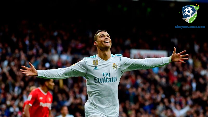 Tiền vệ cánh phải Cristiano Ronaldo