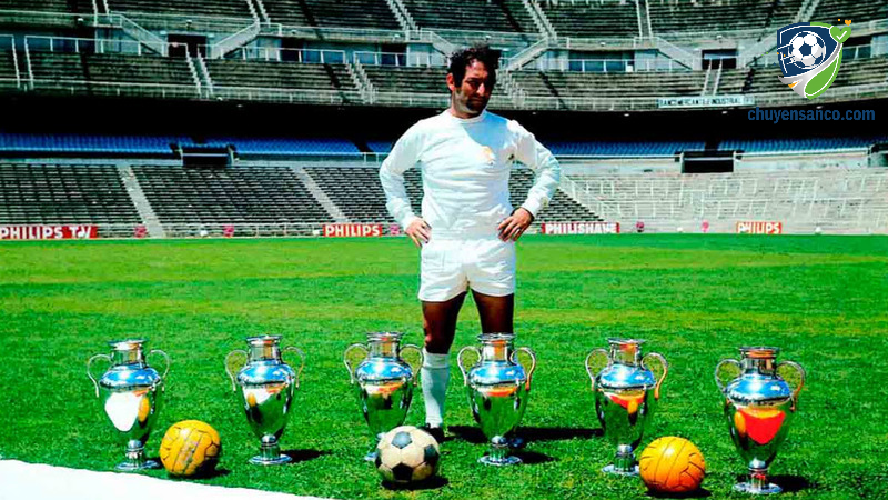 Tiền vệ cánh trái Francisco Gento