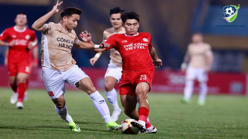 Trung vệ trẻ dính liên tiếp các chấn thương nặng